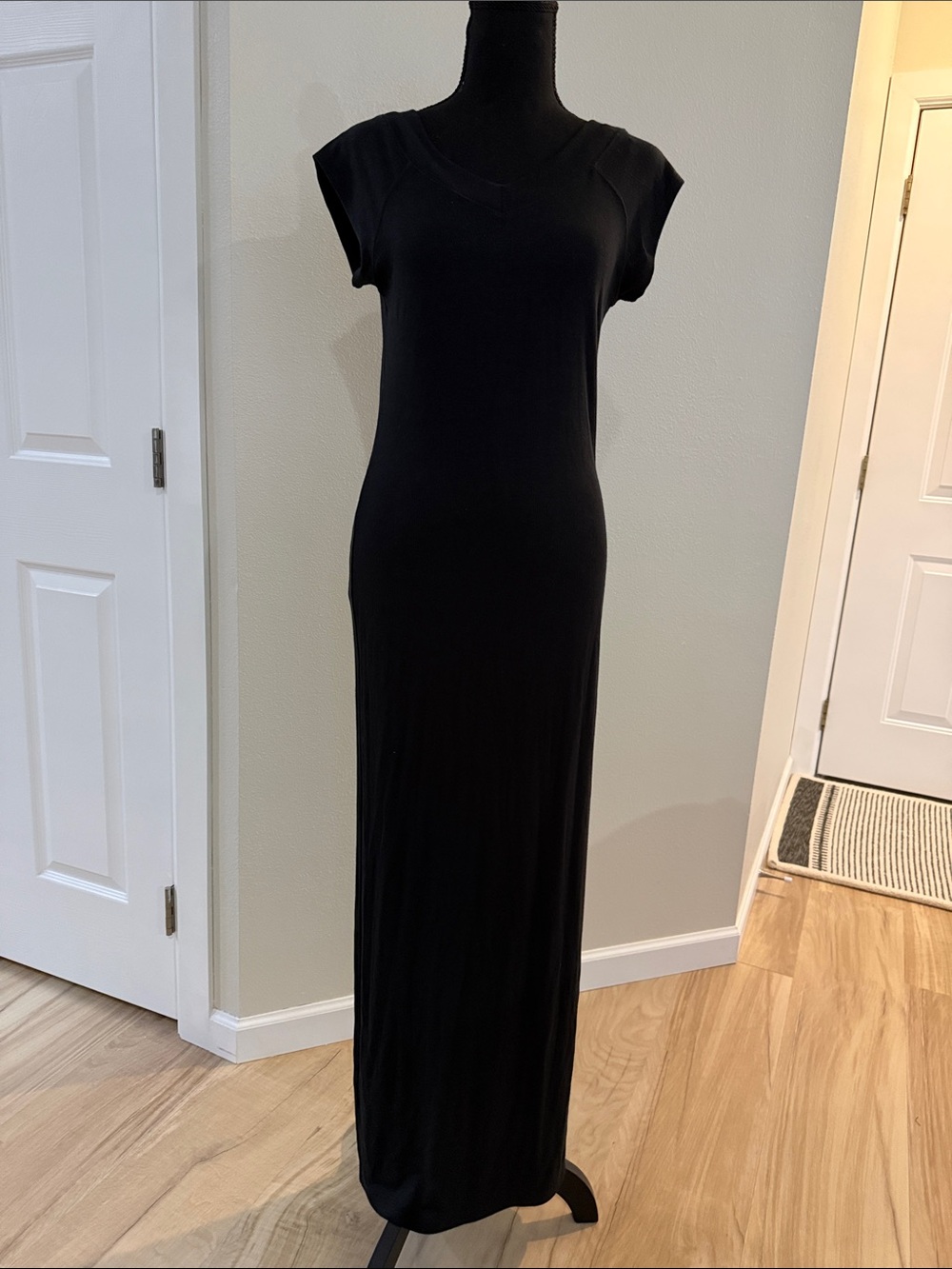 BDG Knitted cap sleeve v neck long dress 
Size XL